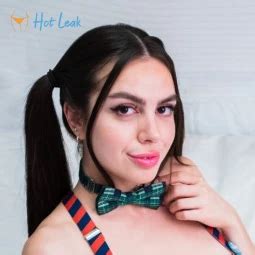 Emily aka emmilyelizabethh OnlyFans leaked on Hotleak